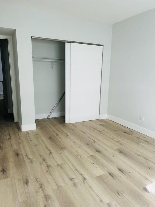 出租: $1,900 (2 贝兹, 1 浴室, 750 平方英尺)