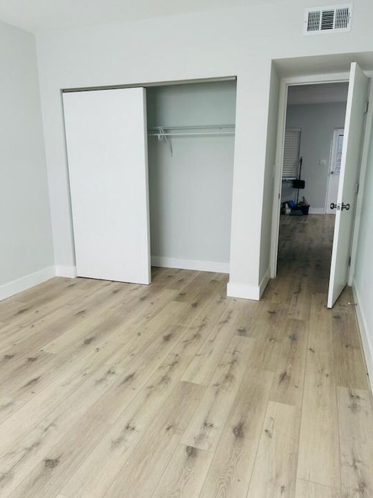 出租: $1,900 (2 贝兹, 1 浴室, 750 平方英尺)