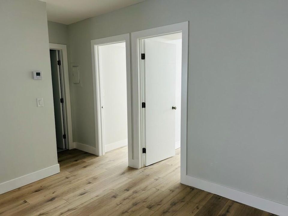 出租: $1,900 (2 贝兹, 1 浴室, 750 平方英尺)