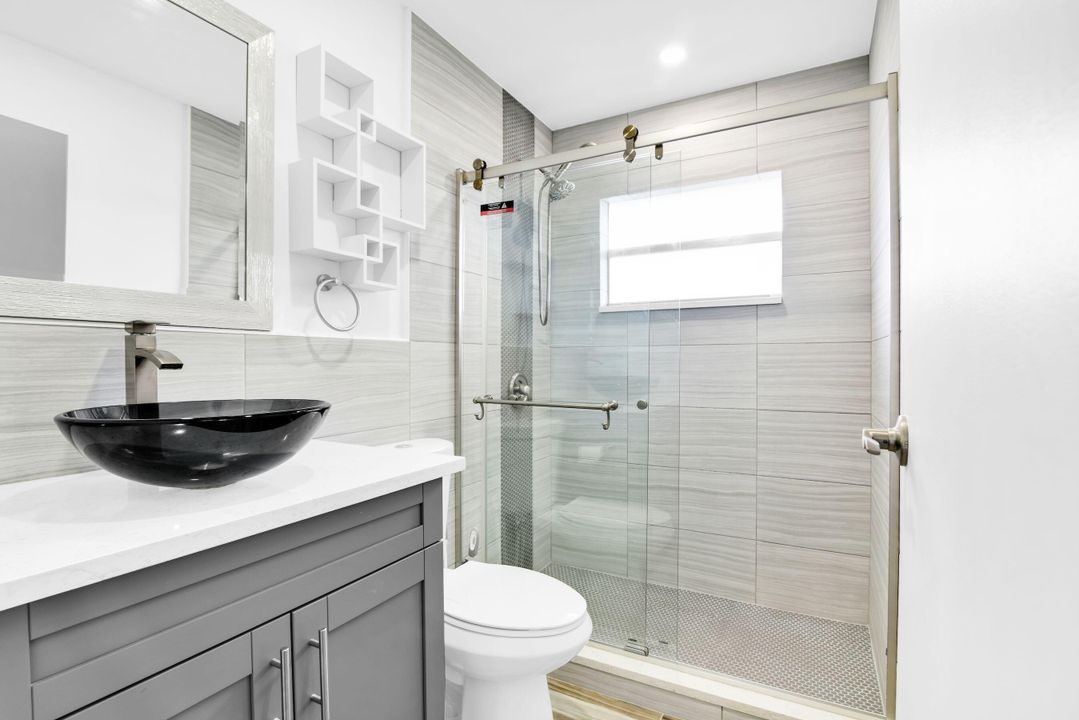 出租: $1,900 (2 贝兹, 2 浴室, 883 平方英尺)