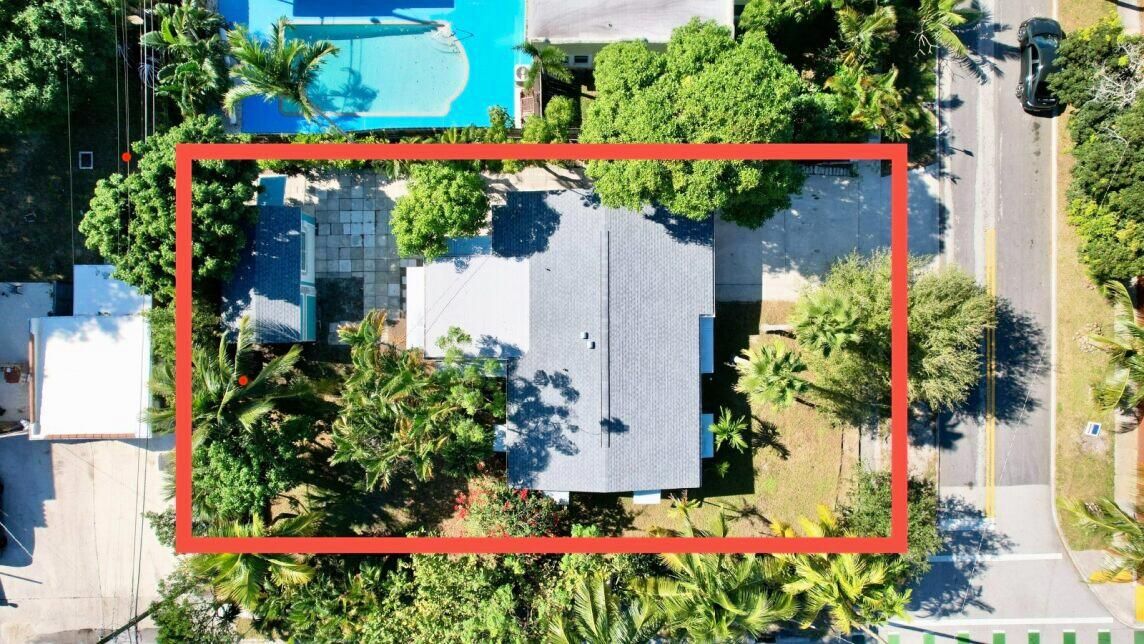 For Sale: $485,000 (2 beds, 1 baths, 832 Square Feet)