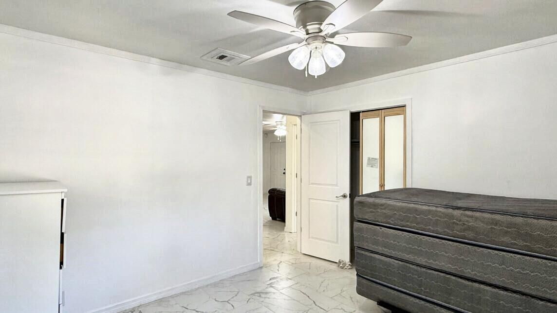For Sale: $485,000 (2 beds, 1 baths, 832 Square Feet)