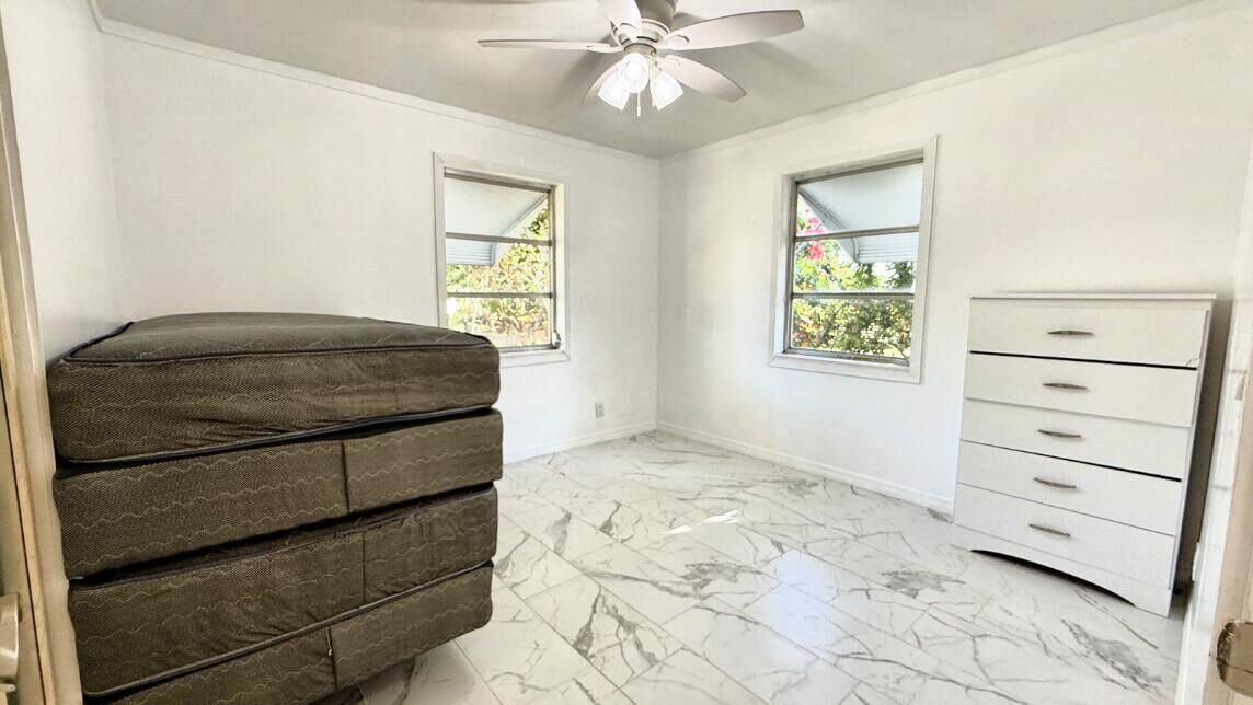 For Sale: $485,000 (2 beds, 1 baths, 832 Square Feet)