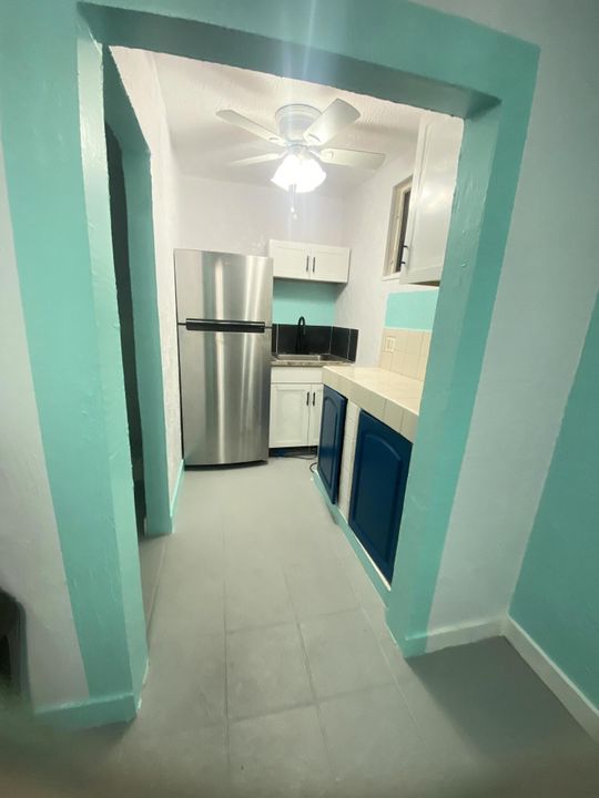 For Sale: $485,000 (2 beds, 1 baths, 832 Square Feet)