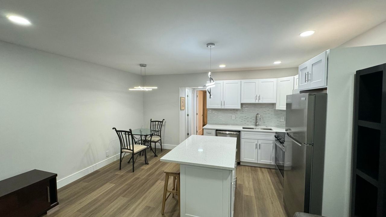 For Sale: $99,900 (1 beds, 1 baths, 570 Square Feet)