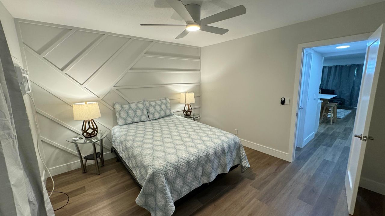 For Sale: $99,900 (1 beds, 1 baths, 570 Square Feet)