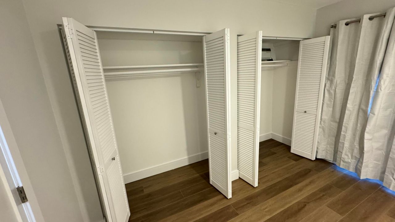 For Sale: $99,900 (1 beds, 1 baths, 570 Square Feet)