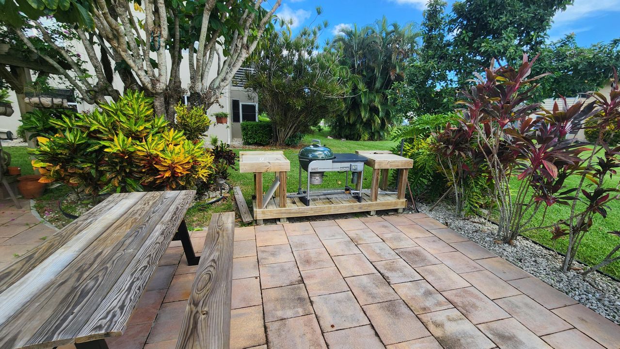 For Sale: $99,900 (1 beds, 1 baths, 570 Square Feet)