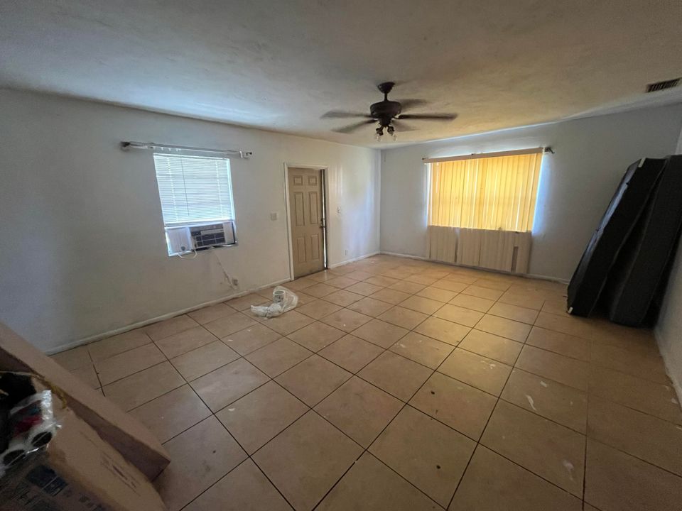 На продажу: $260,000 (3 спален, 2 ванн, 1642 Квадратных фут)