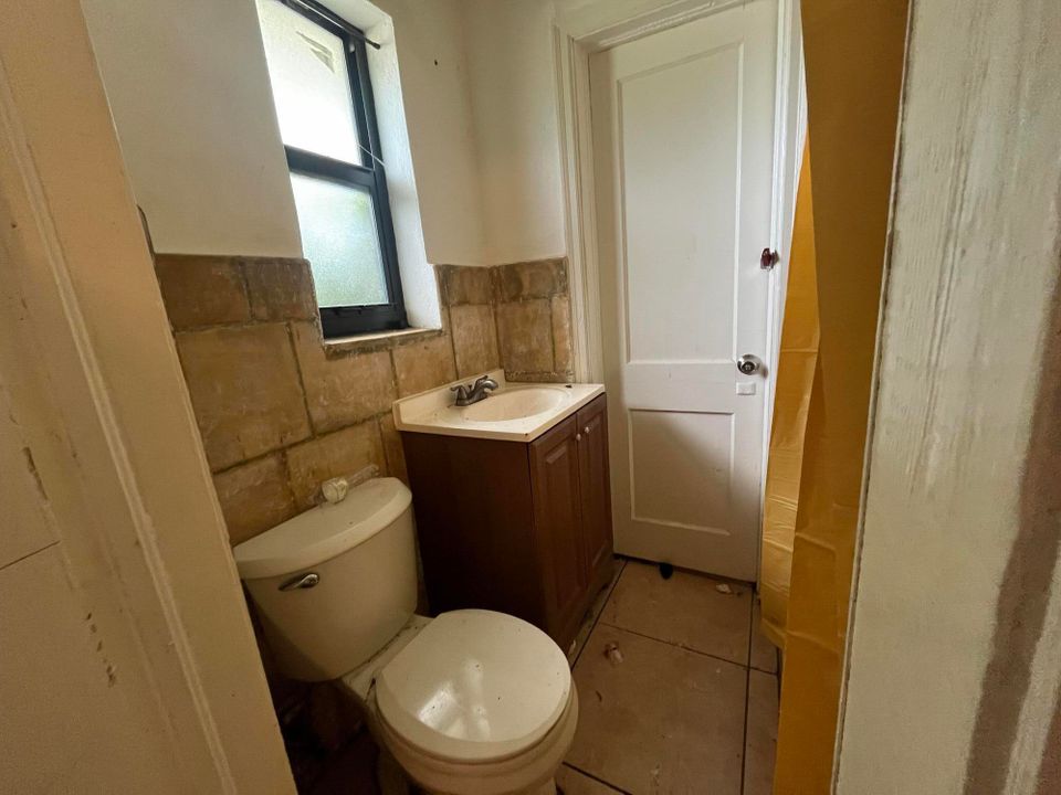 На продажу: $260,000 (3 спален, 2 ванн, 1642 Квадратных фут)