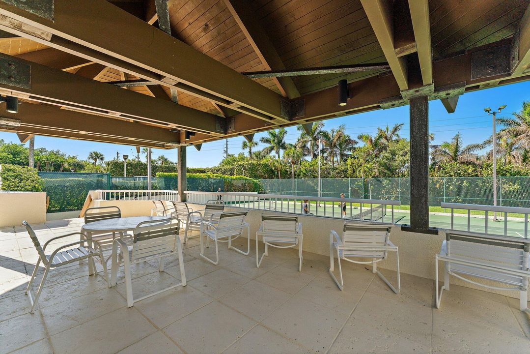 待售: $1,125,000 (2 贝兹, 2 浴室, 1662 平方英尺)