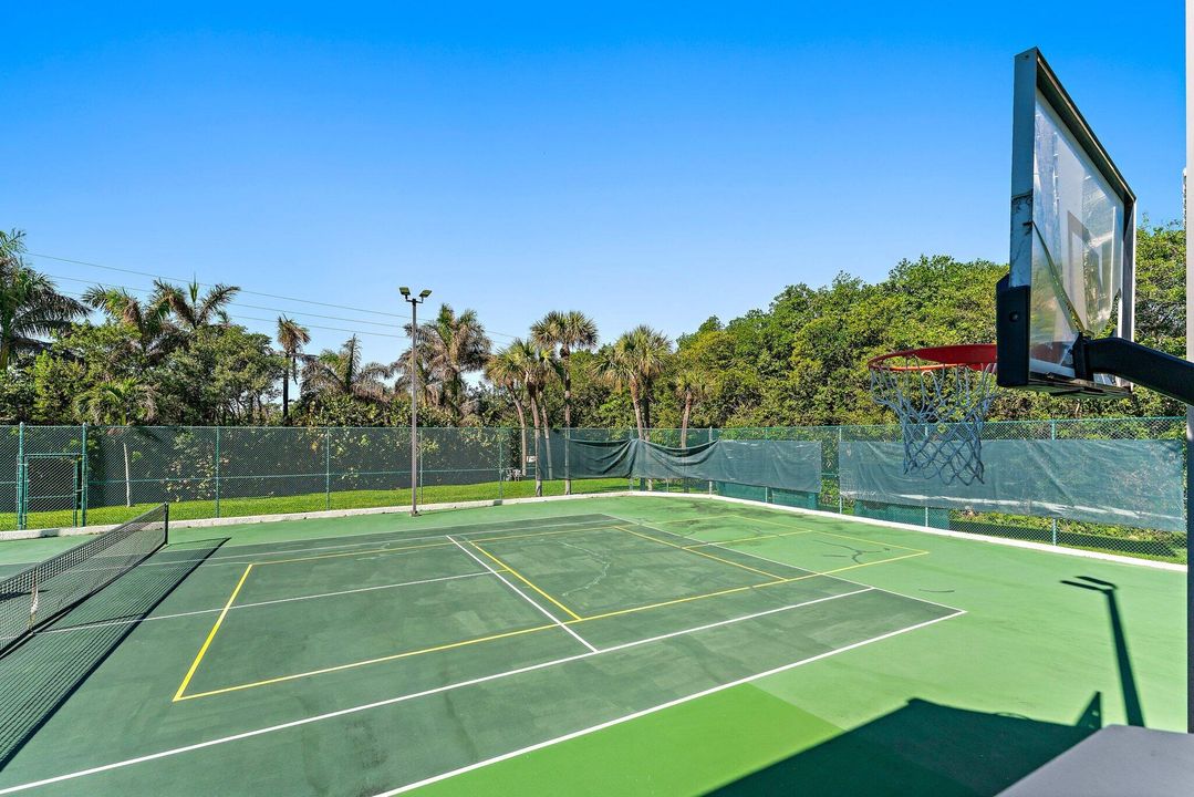 待售: $1,125,000 (2 贝兹, 2 浴室, 1662 平方英尺)