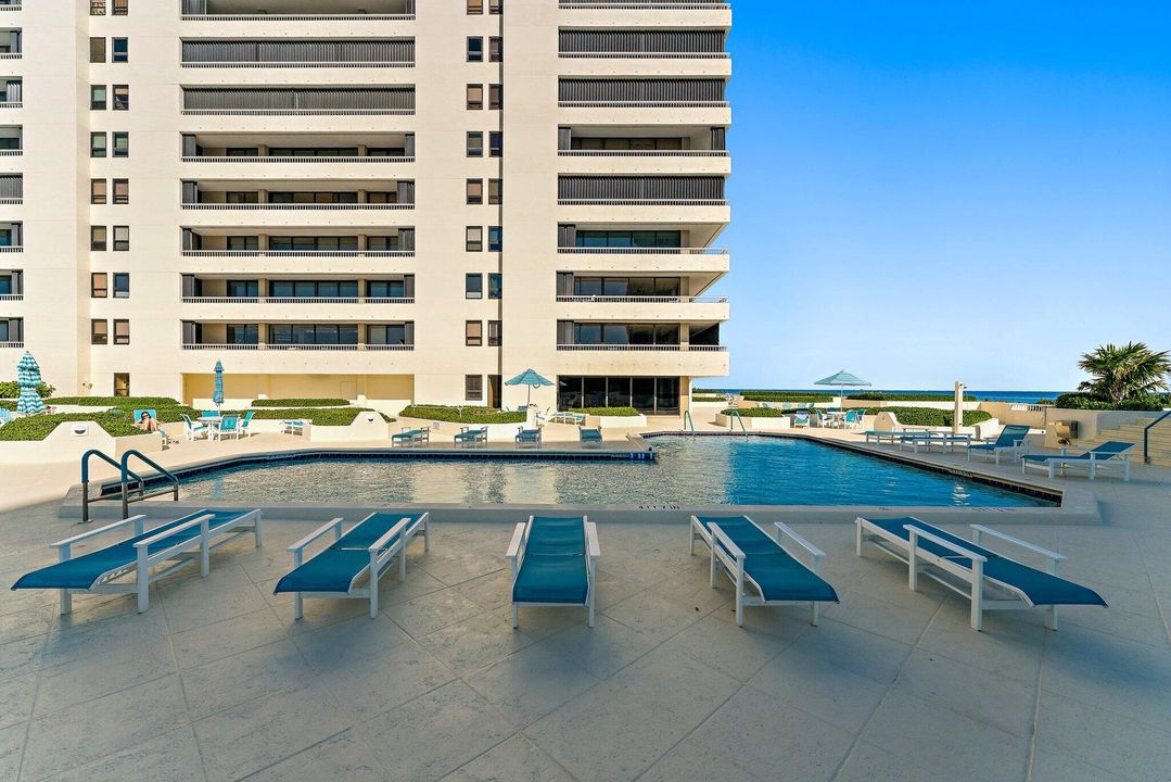 待售: $1,125,000 (2 贝兹, 2 浴室, 1662 平方英尺)