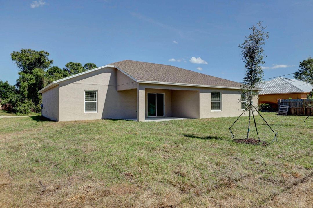 出租: $2,695 (4 贝兹, 2 浴室, 1915 平方英尺)