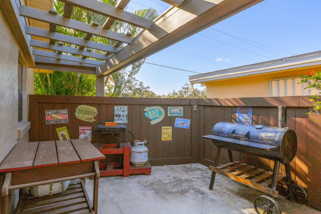 For Sale: $275,000 (3 beds, 1 baths, 1188 Square Feet)