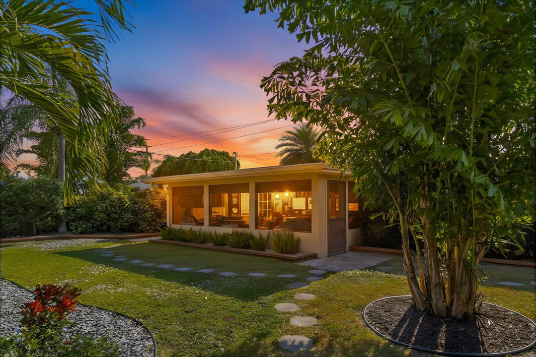 For Sale: $275,000 (3 beds, 1 baths, 1188 Square Feet)