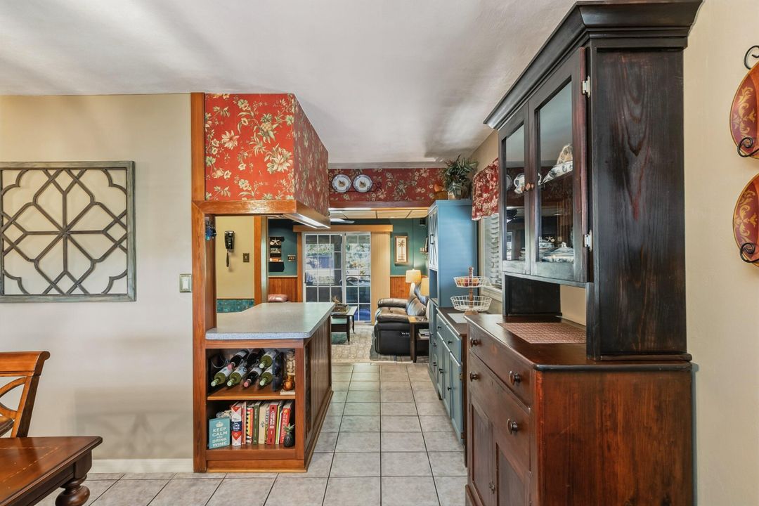 For Sale: $275,000 (3 beds, 1 baths, 1188 Square Feet)