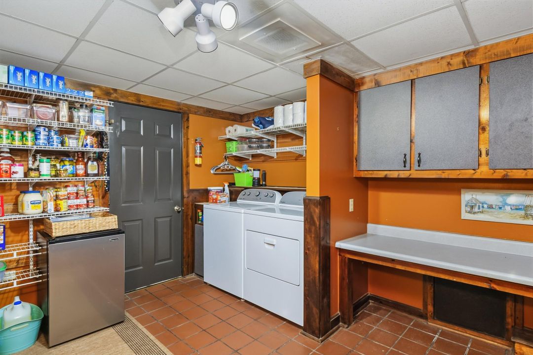 For Sale: $275,000 (3 beds, 1 baths, 1188 Square Feet)