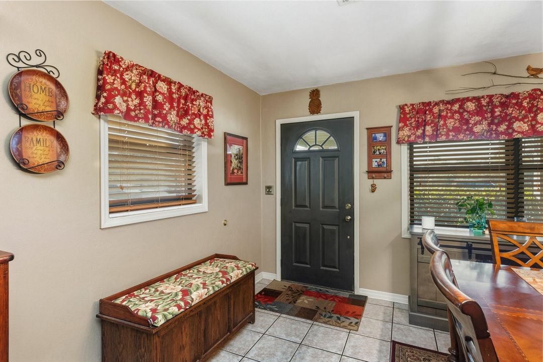 For Sale: $275,000 (3 beds, 1 baths, 1188 Square Feet)