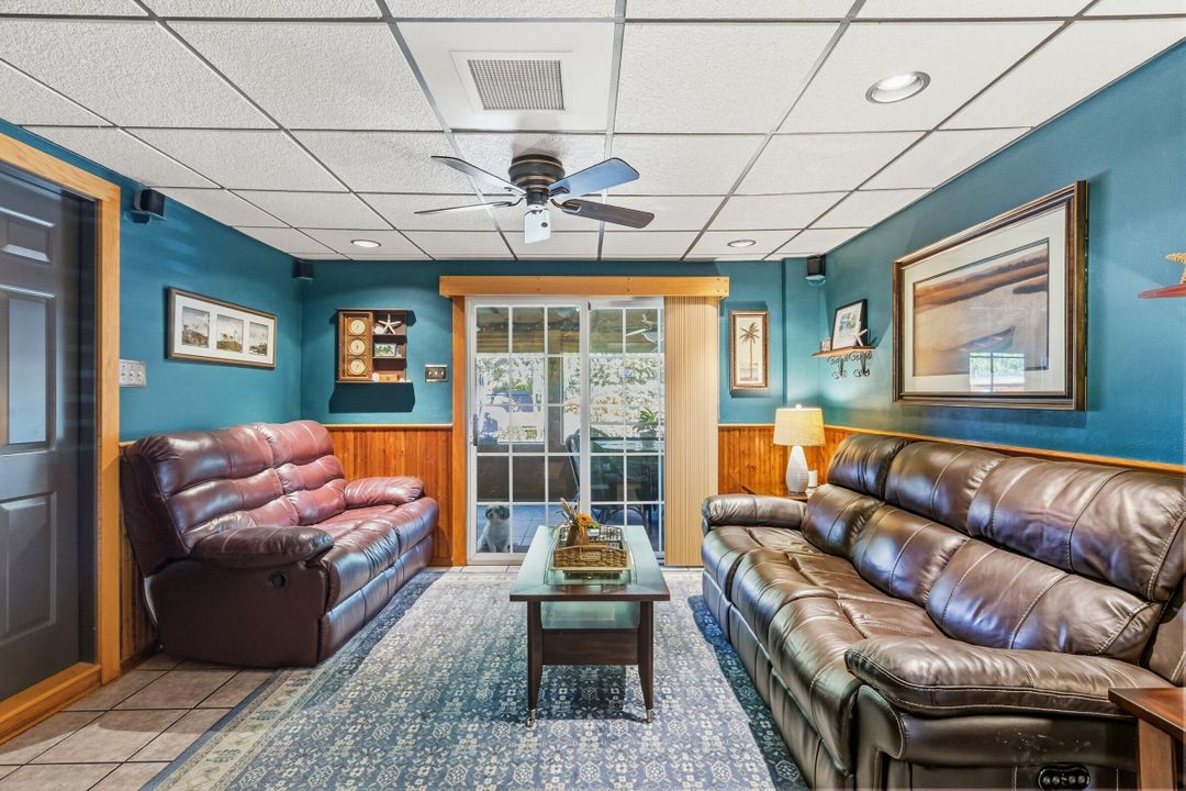 For Sale: $275,000 (3 beds, 1 baths, 1188 Square Feet)