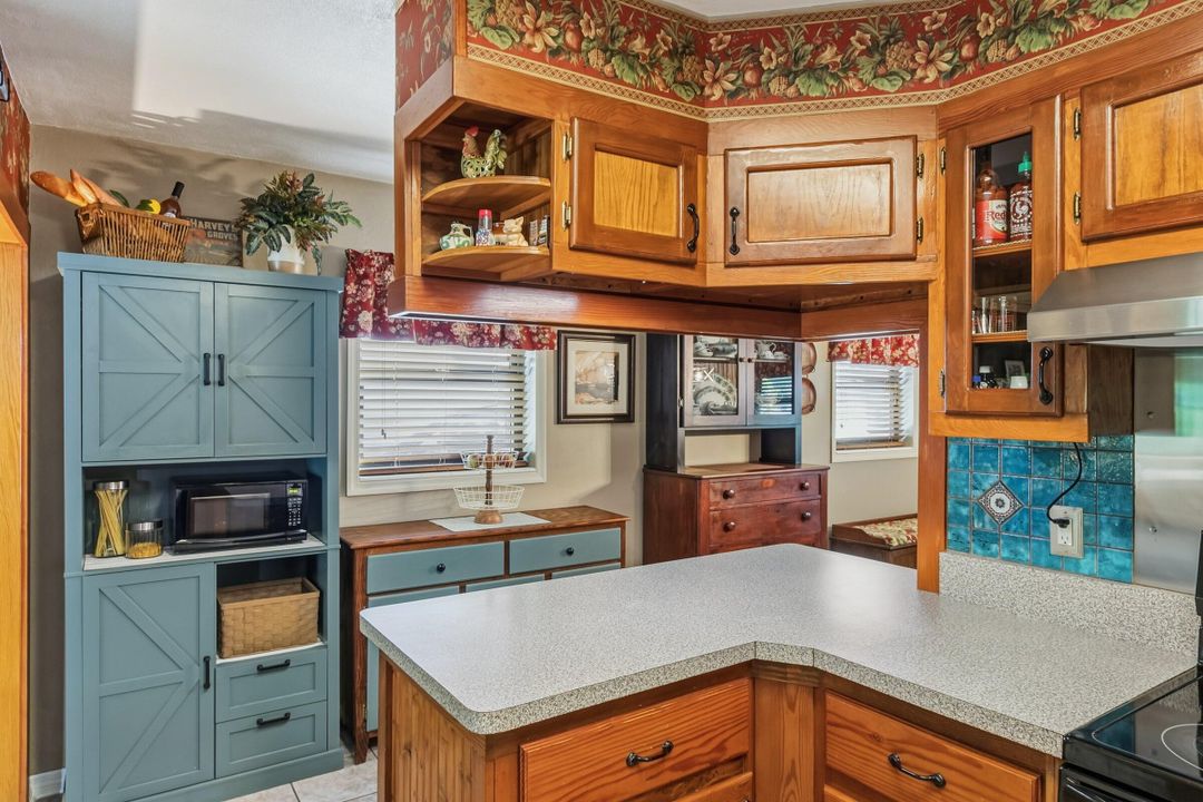 For Sale: $275,000 (3 beds, 1 baths, 1188 Square Feet)