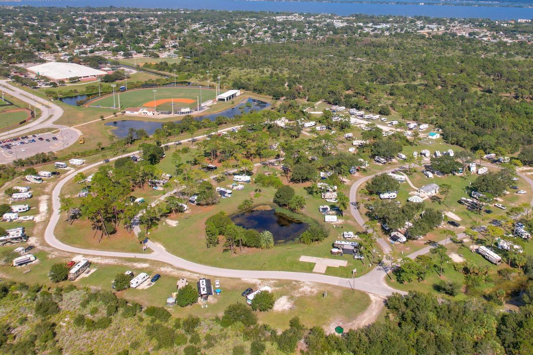 For Sale: $275,000 (3 beds, 1 baths, 1188 Square Feet)