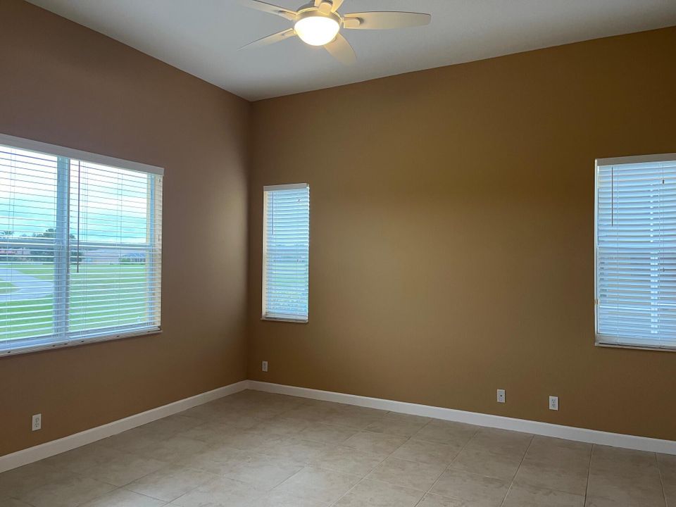 For Rent: $2,600 (4 beds, 2 baths, 2054 Square Feet)