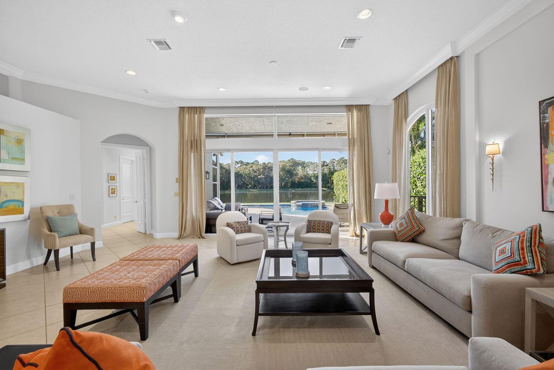 En Venta: $2,399,000 (4 camas, 4 baños, 3034 Pies cuadrados)