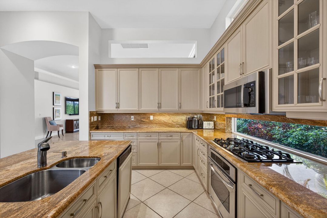 En Venta: $2,399,000 (4 camas, 4 baños, 3034 Pies cuadrados)