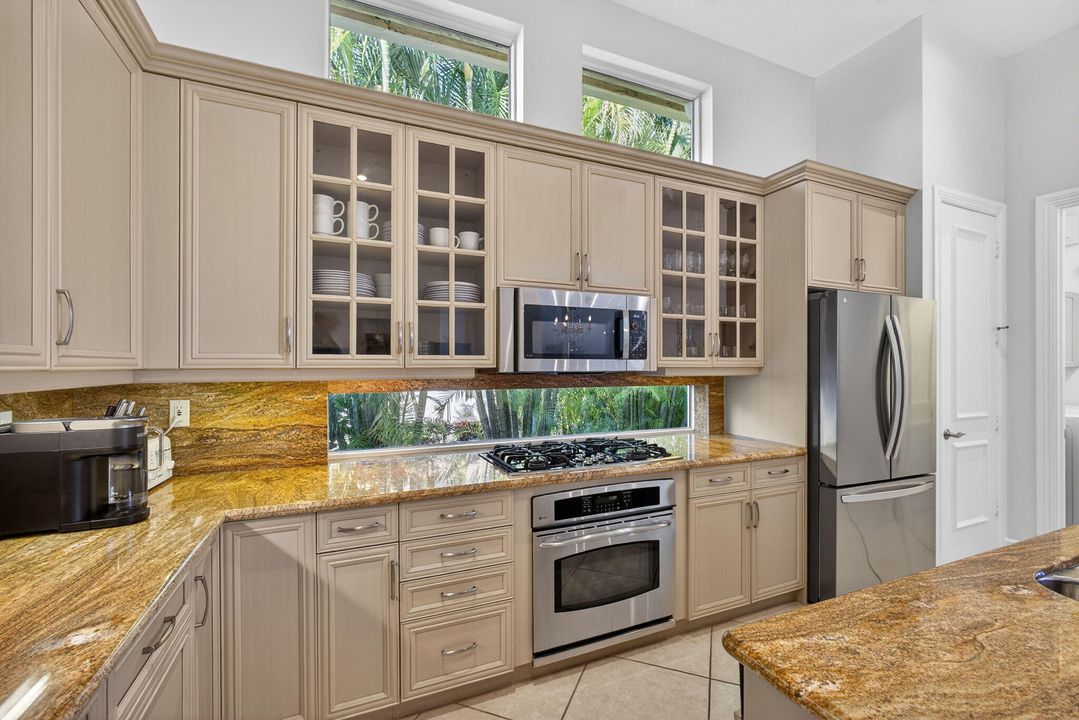 En Venta: $2,399,000 (4 camas, 4 baños, 3034 Pies cuadrados)