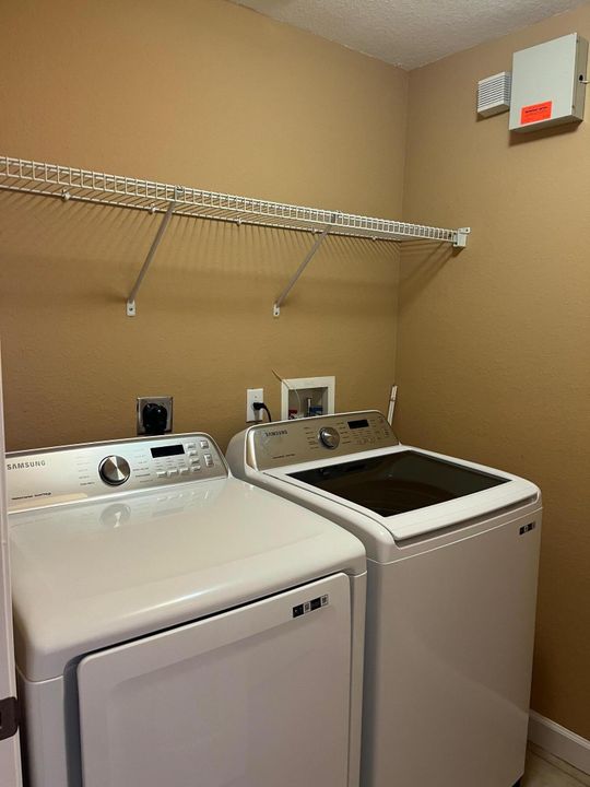 For Rent: $2,600 (4 beds, 2 baths, 2054 Square Feet)