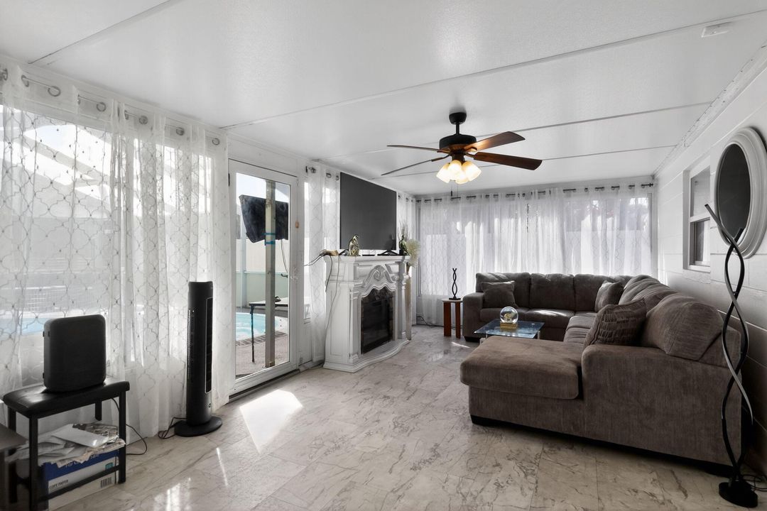 待售: $319,900 (3 贝兹, 1 浴室, 1498 平方英尺)