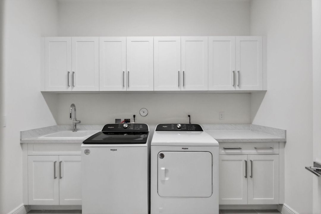 待售: $1,869,000 (4 贝兹, 3 浴室, 3718 平方英尺)