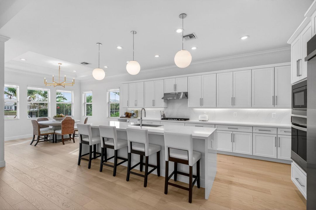 待售: $1,869,000 (4 贝兹, 3 浴室, 3718 平方英尺)