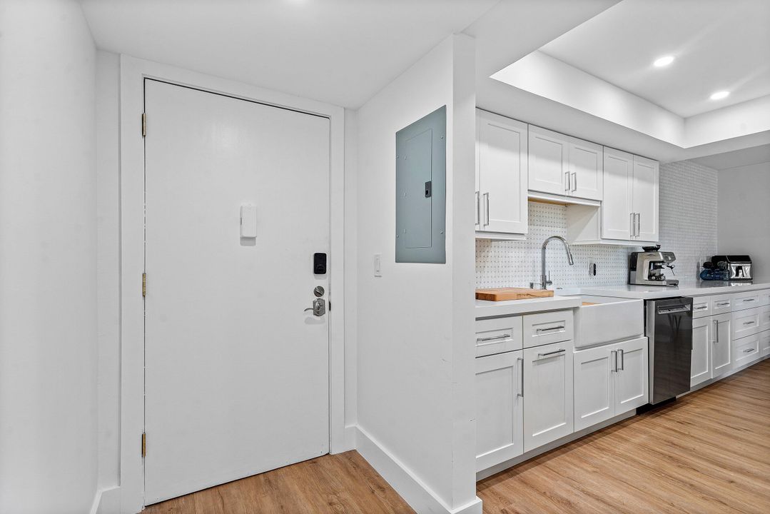 出租: $3,850 (2 贝兹, 2 浴室, 1093 平方英尺)