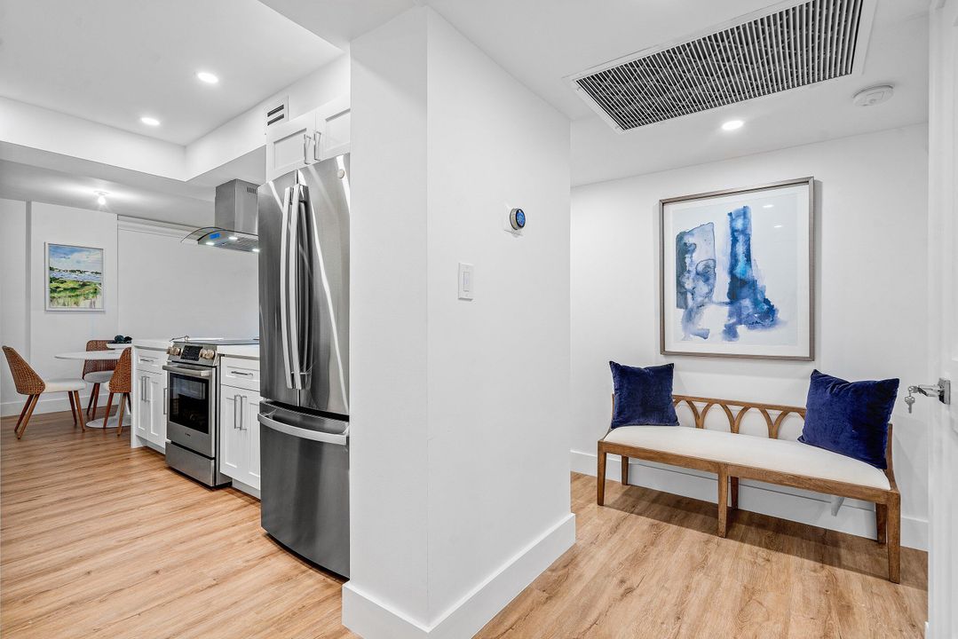 出租: $3,850 (2 贝兹, 2 浴室, 1093 平方英尺)