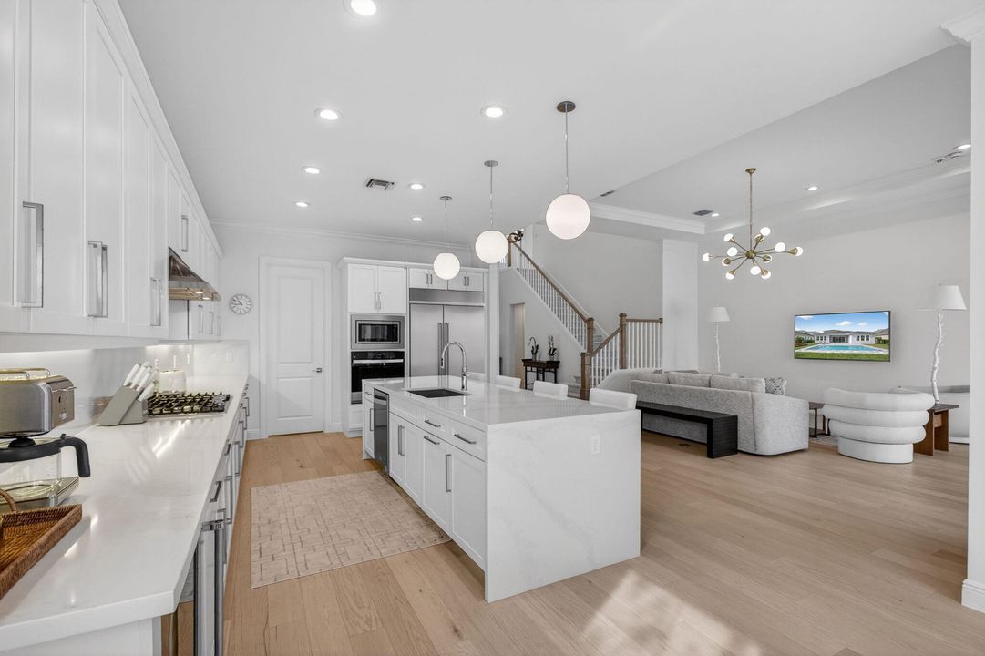 待售: $1,869,000 (4 贝兹, 3 浴室, 3718 平方英尺)