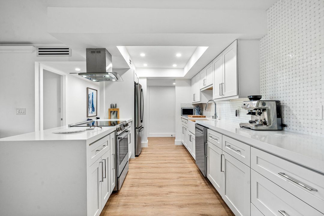 出租: $3,850 (2 贝兹, 2 浴室, 1093 平方英尺)