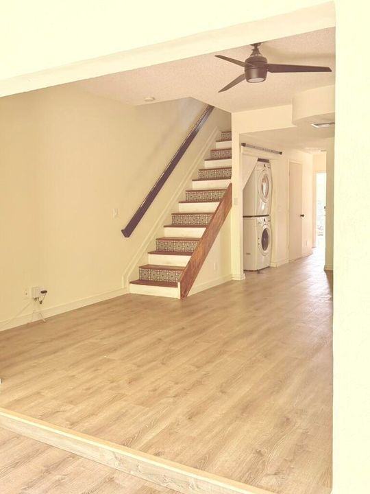 For Sale: $449,000 (2 beds, 2 baths, 1300 Square Feet)