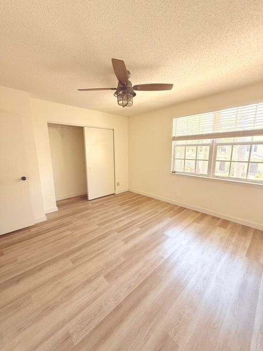 For Sale: $449,000 (2 beds, 2 baths, 1300 Square Feet)