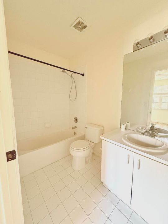 For Sale: $449,000 (2 beds, 2 baths, 1300 Square Feet)