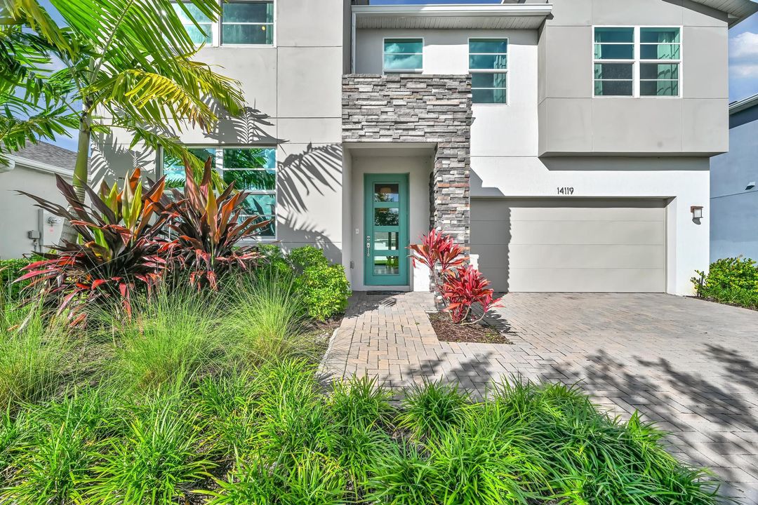 For Rent: $4,000 (4 beds, 2 baths, 2582 Square Feet)