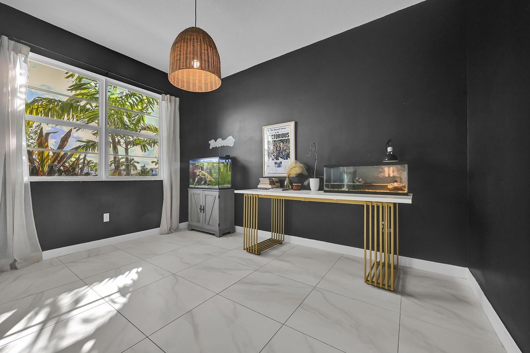 For Rent: $4,000 (4 beds, 2 baths, 2582 Square Feet)