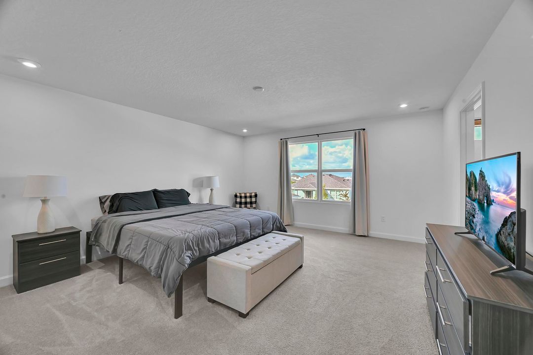 For Rent: $4,000 (4 beds, 2 baths, 2582 Square Feet)