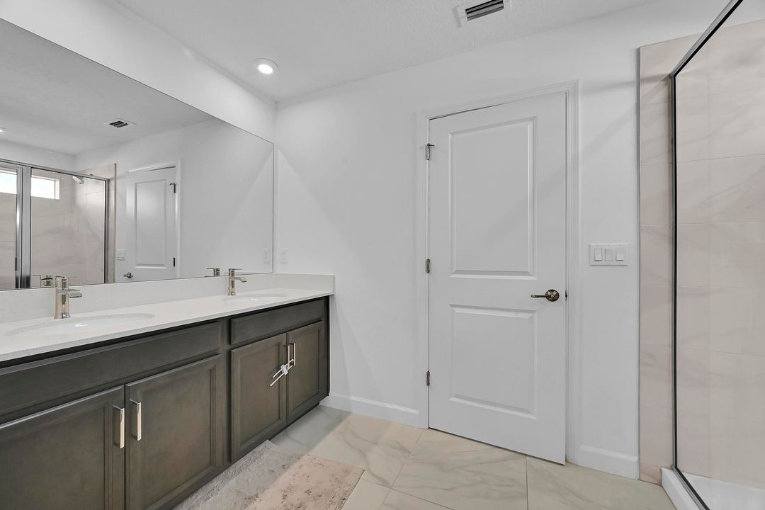 For Rent: $4,000 (4 beds, 2 baths, 2582 Square Feet)