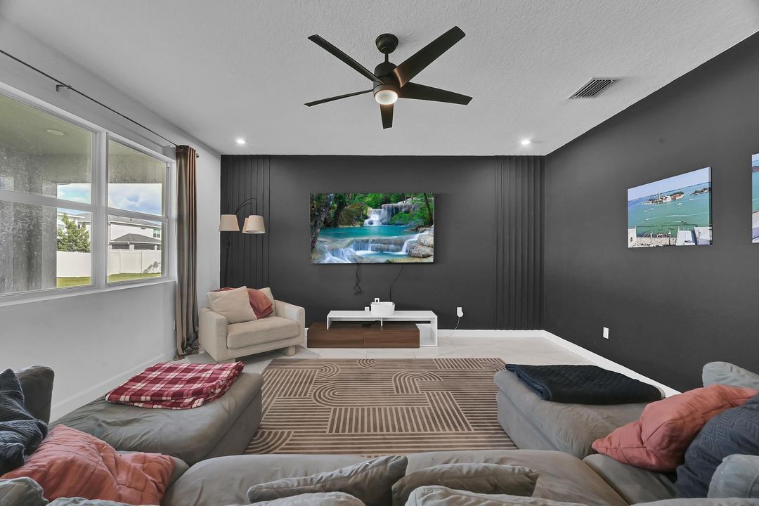 For Rent: $4,000 (4 beds, 2 baths, 2582 Square Feet)