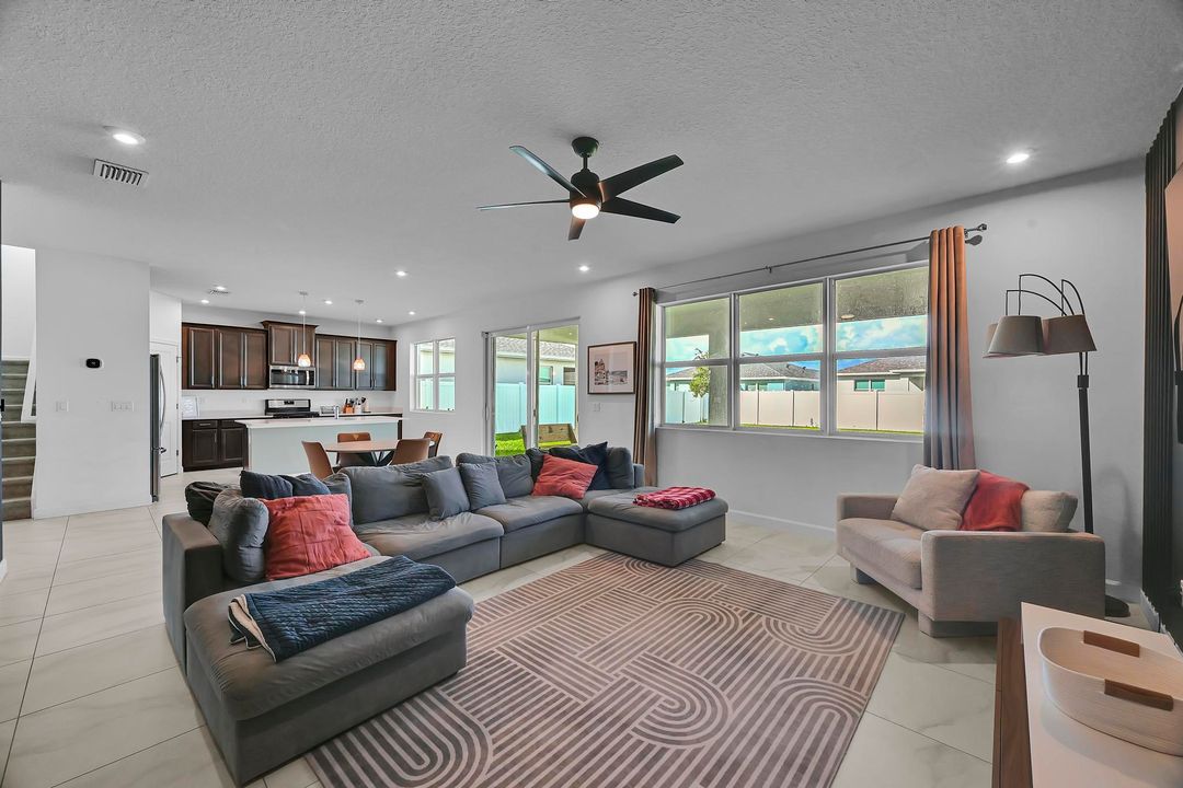 For Rent: $4,000 (4 beds, 2 baths, 2582 Square Feet)