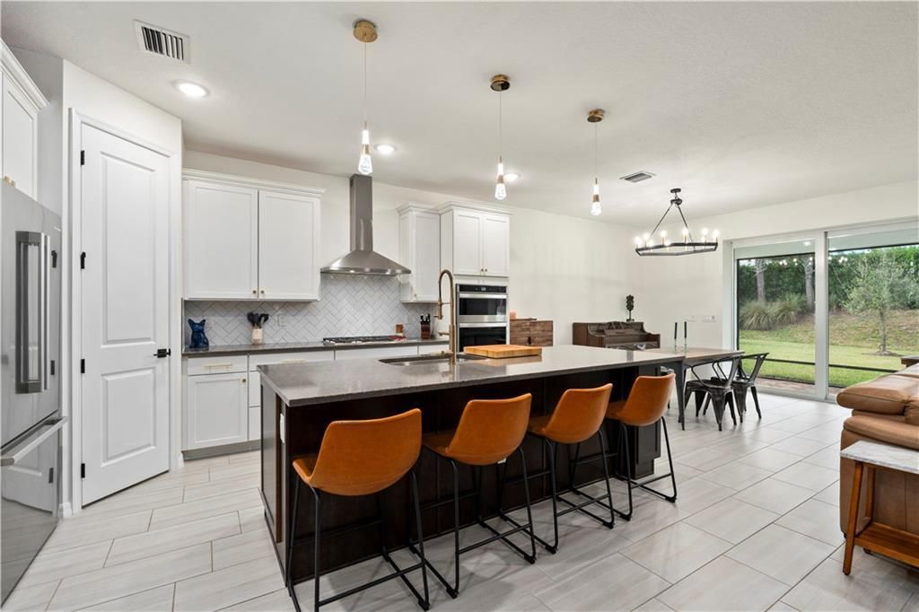 En Venta: $599,999 (5 camas, 4 baños, 2896 Pies cuadrados)