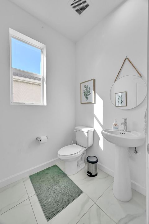 For Rent: $4,000 (4 beds, 2 baths, 2582 Square Feet)