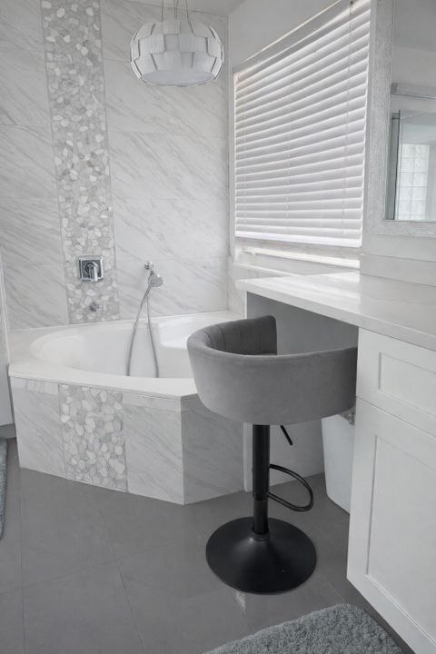 For Rent: $3,500 (4 beds, 2 baths, 2296 Square Feet)